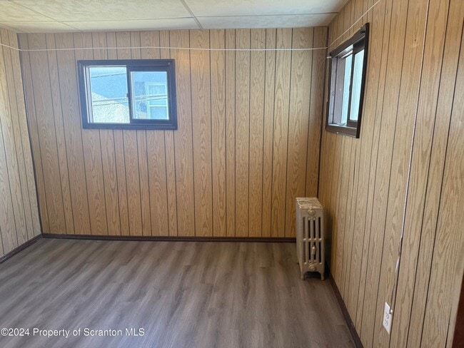 Foto del edificio - 1413 Swetland St