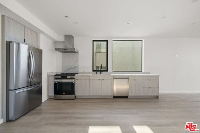 Foto del edificio - 3755 S Canfield Ave