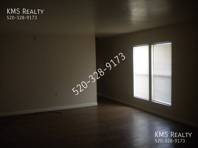 Foto del edificio - 16835 W Greenwald St