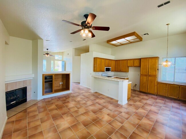 Foto del edificio - Lake Community