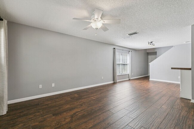 Foto del edificio - 15321 Harrowgate Way