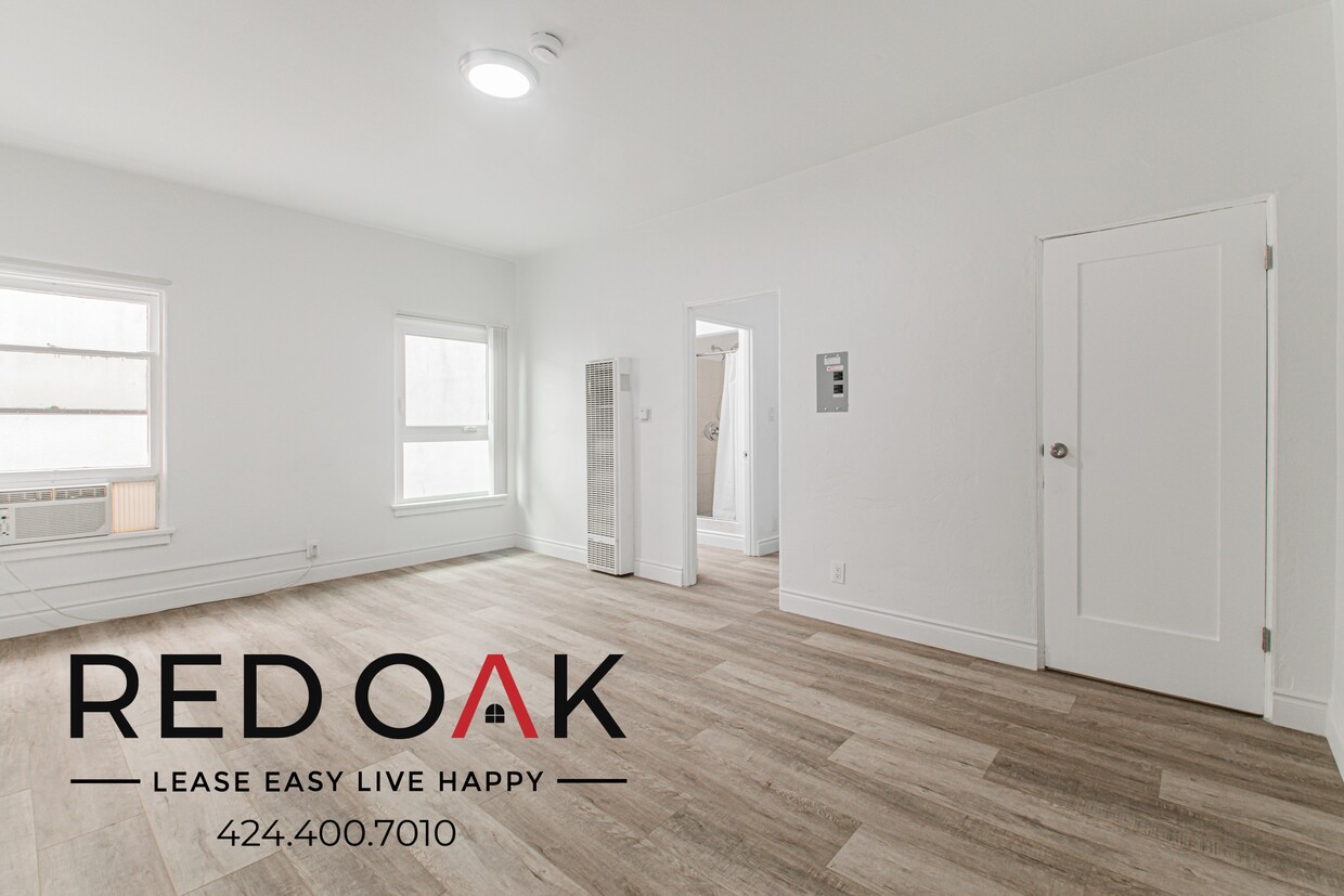 Foto principal - 354 E Cypress Ave