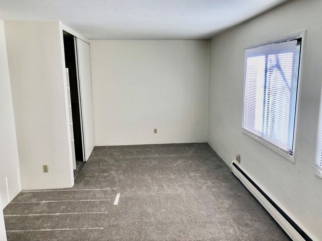 Interior Photo - Yale Place