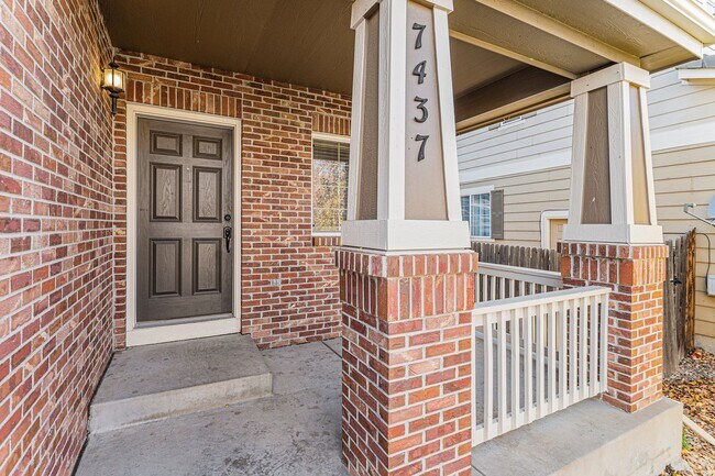 Foto del edificio - Single family 4 bed 3 bath for rent