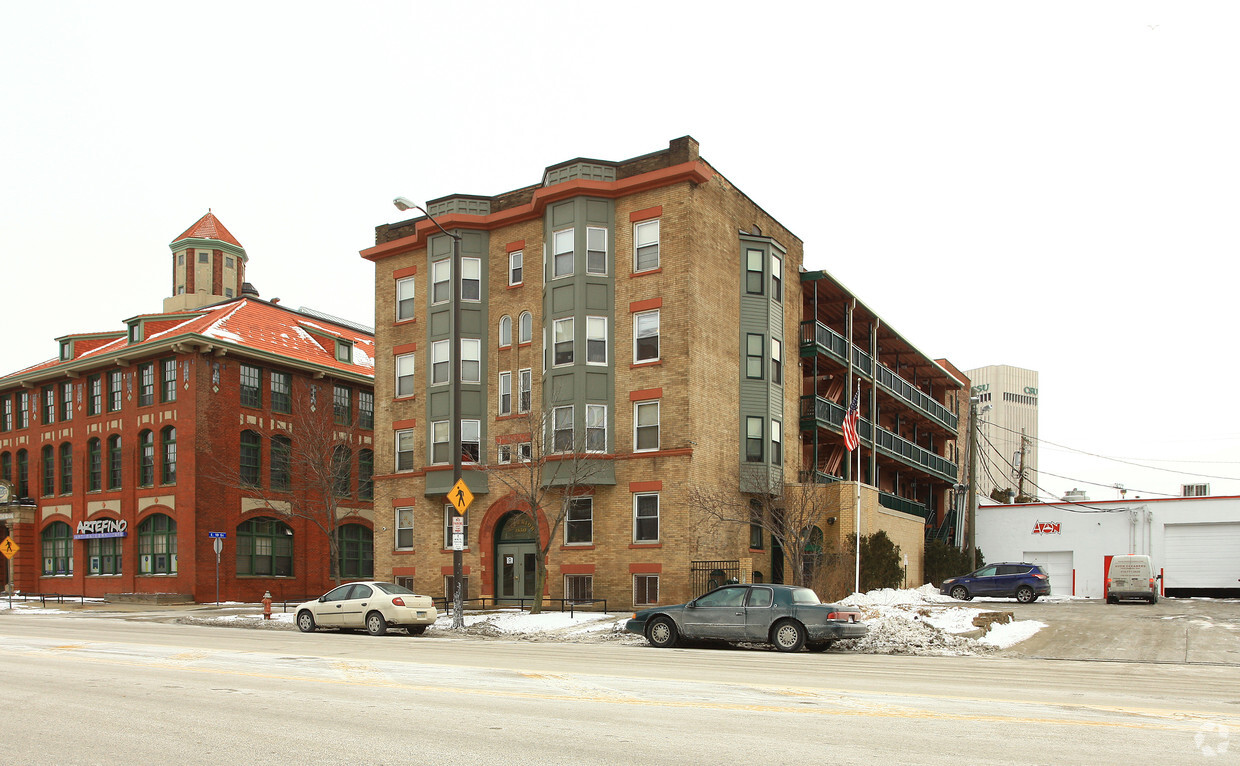 Building Photo - The 1850 Superior Apartments