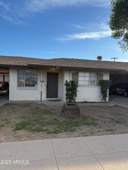 Foto del edificio - 223 E 2nd St