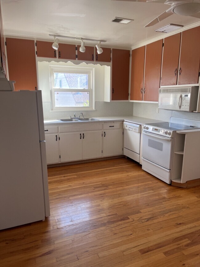 Foto del edificio - 2520 Deming Blvd