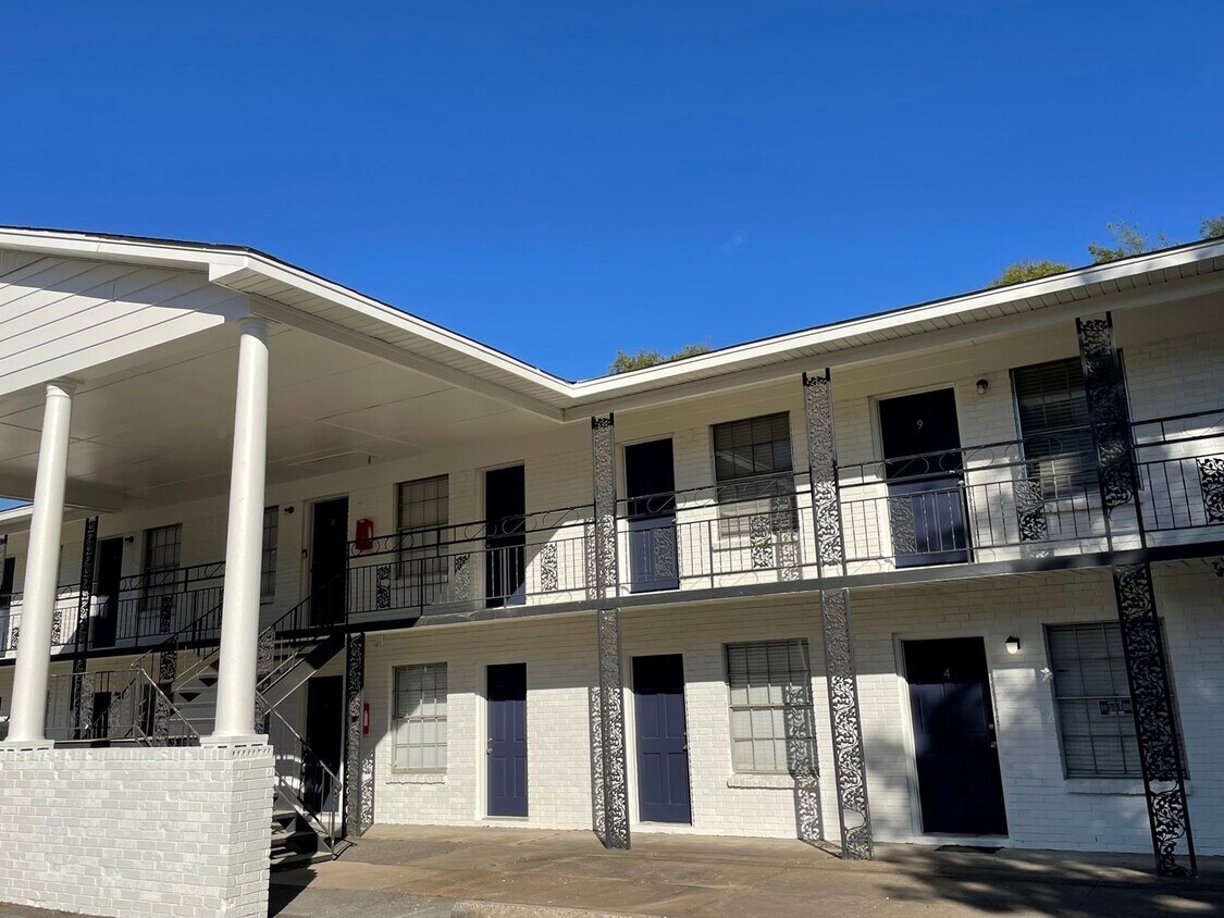 Foto principal - 2201 Scott St Apartments