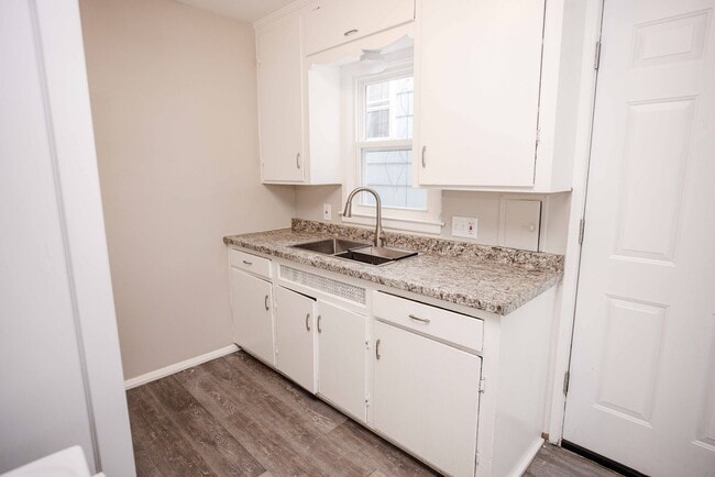 Foto del edificio - 3725 Watson Ave