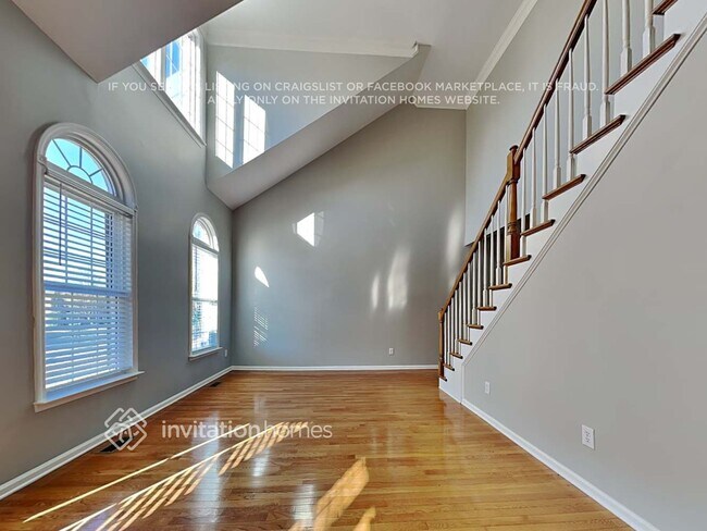 Foto del edificio - 17136 Knoxwood Dr
