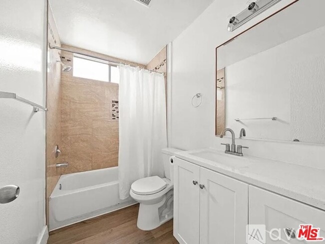 Building Photo - 223 Shell St