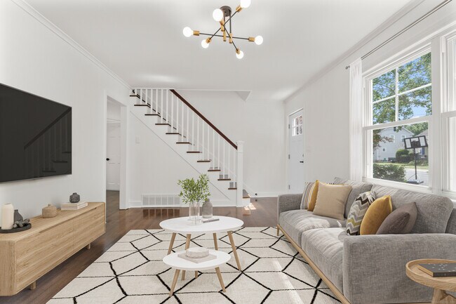 Foto del edificio - 203 Gorham Ave