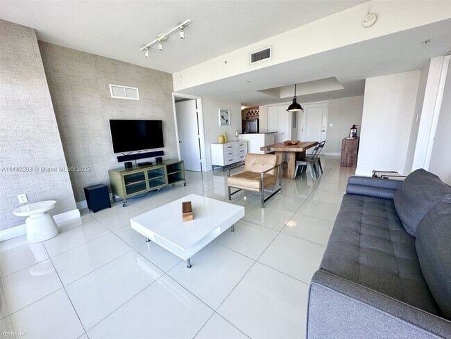 Foto del edificio - 2 br, 2 bath Condo - 1861 NW South River D...
