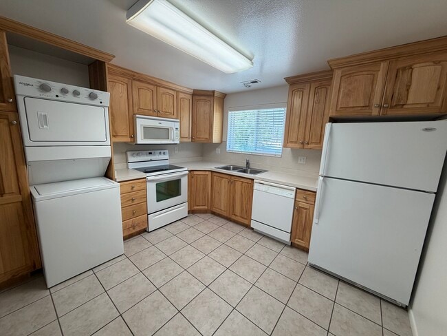 Building Photo - 378 S 150 W