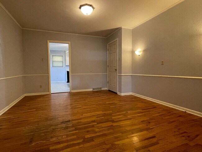 Building Photo - 3203 Coranado St.