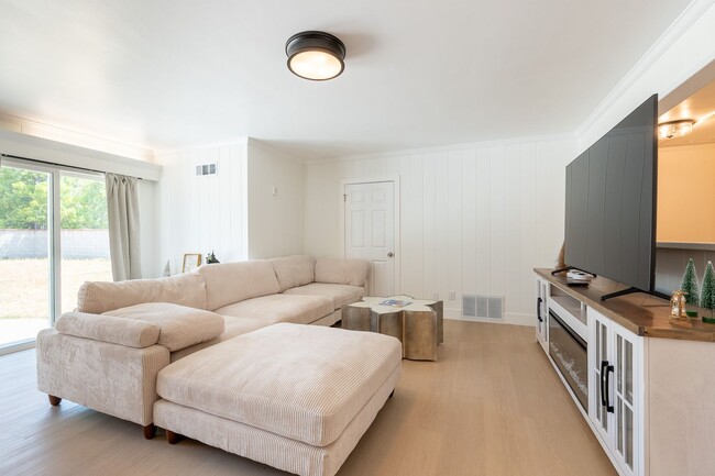 Foto del edificio - Relaxing 4BR Family Home Near Attractions ...