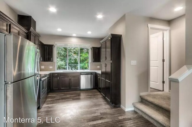 Foto del edificio - 905 Sunset Blvd NE