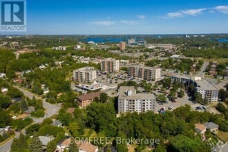 Building Photo - 1310-1310 Nesbitt Dr