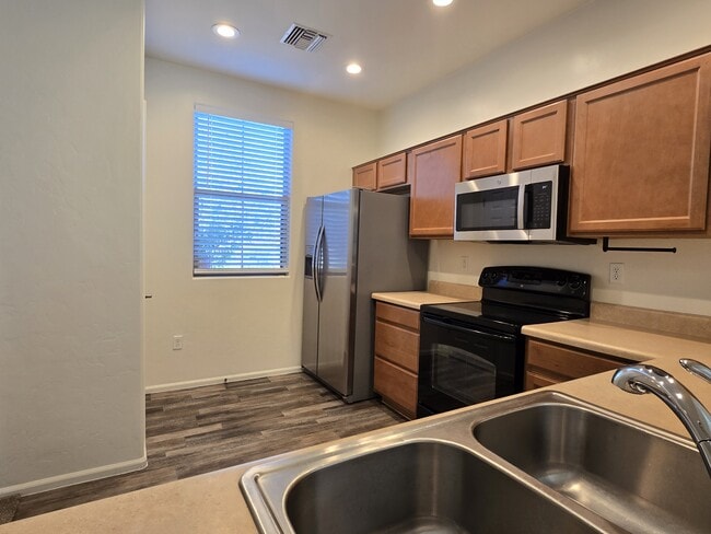 Foto del edificio - 3303 S Lakeside Ridge Loop