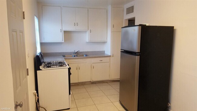 Foto del edificio - 3 br, 1 bath House - 6819 North 32nd Avenue