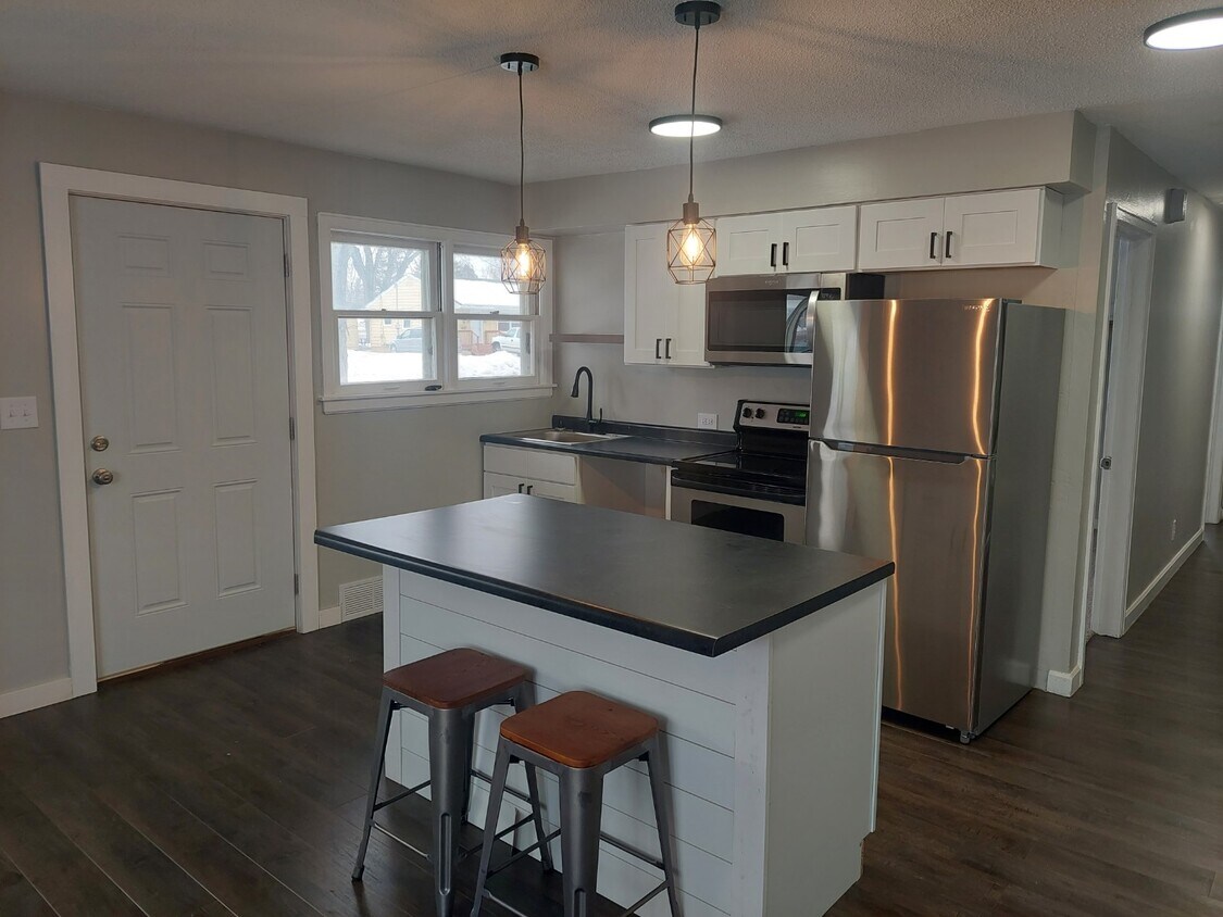 Kitchen - 726 Truman Ave