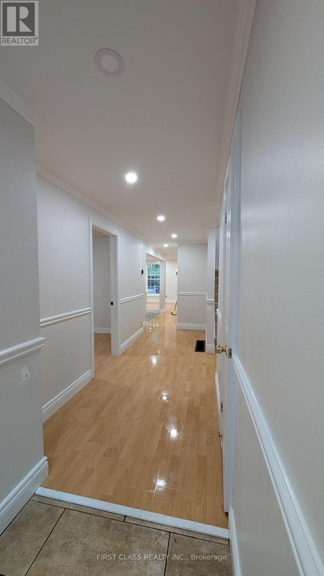 Building Photo - 63 Marlow Crescent