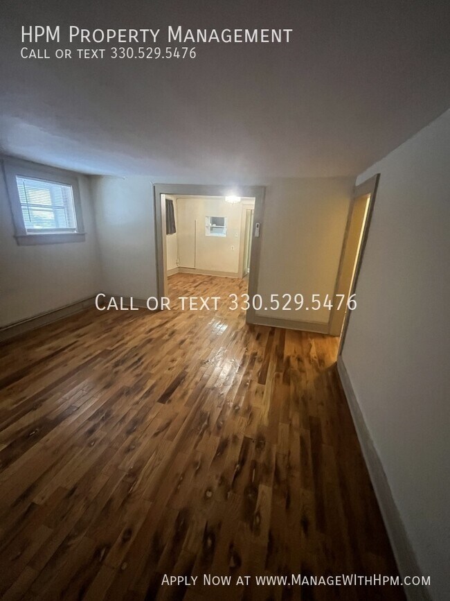 Foto del edificio - 798 W Market St