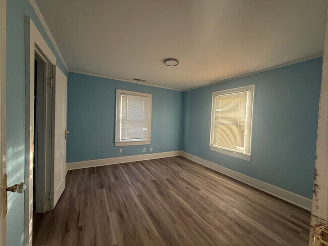 Foto del edificio - 706 Mcpherson St