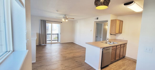 Foto del edificio - 127 Jules Dr