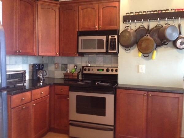 Foto principal - 360 Bunker Hill St