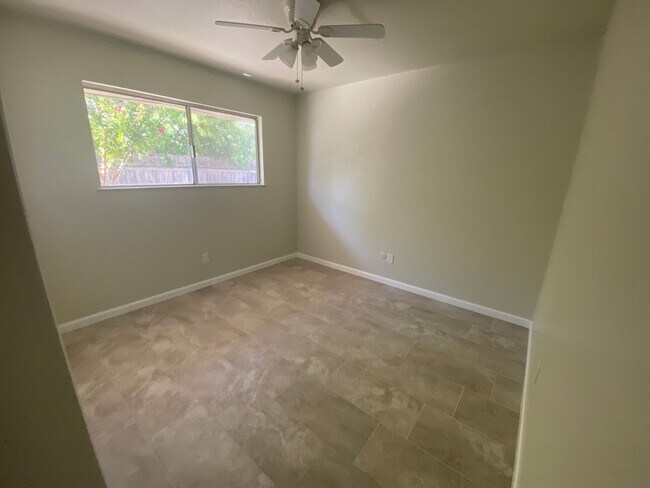 Foto del edificio - 450 S.19th Avenue