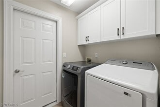 Building Photo - 9201 Bayberry Bend