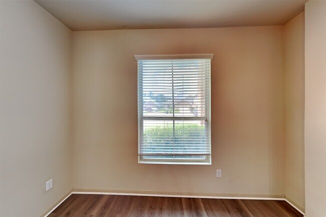 Foto del edificio - 2313 Jefferson Crossing Dr