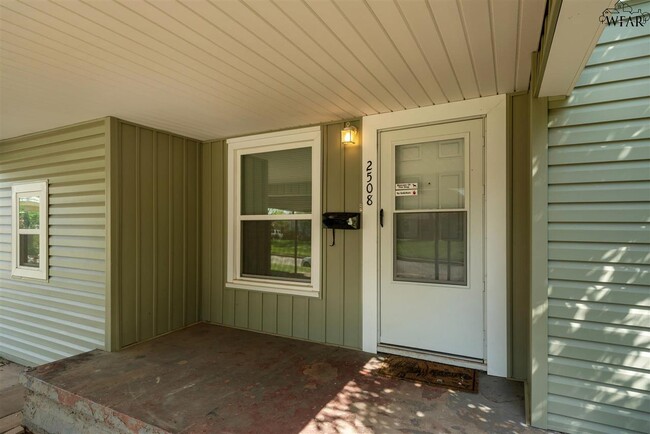Building Photo - 2508 Fain St