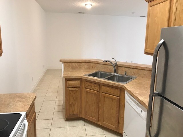 Foto del edificio - 3758 NW Archer St