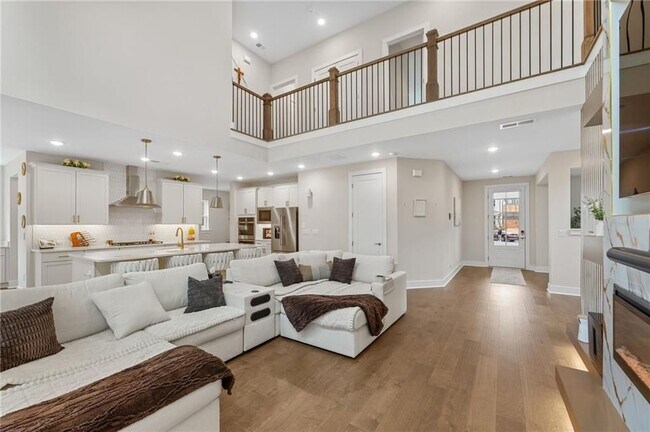 Building Photo - 4815 Briscoe Dr