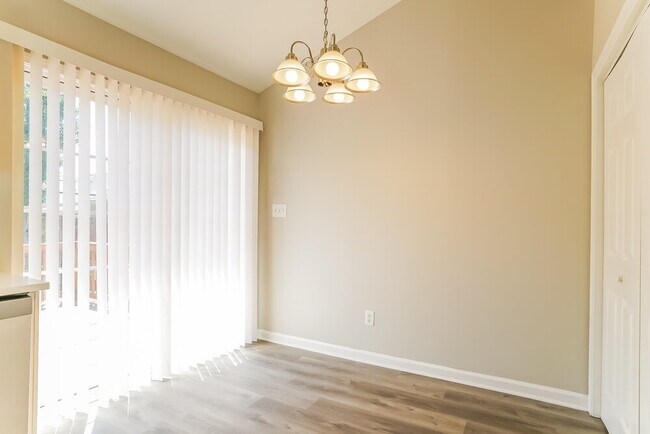 Foto del edificio - 1281 Sweetgrass St
