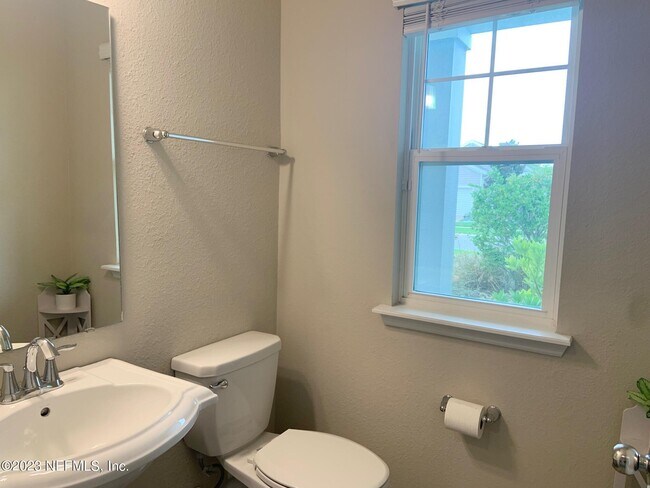 Foto del edificio - 6422 Longleaf Branch Dr