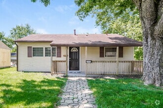 Building Photo - 1261 Grovewood Dr