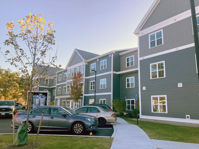 Building Photo - Swifts Landing