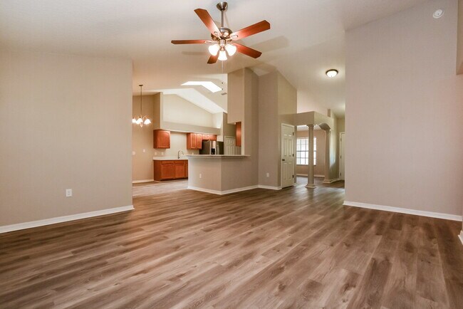 Foto del edificio - 4810 Marsh Harbor Dr