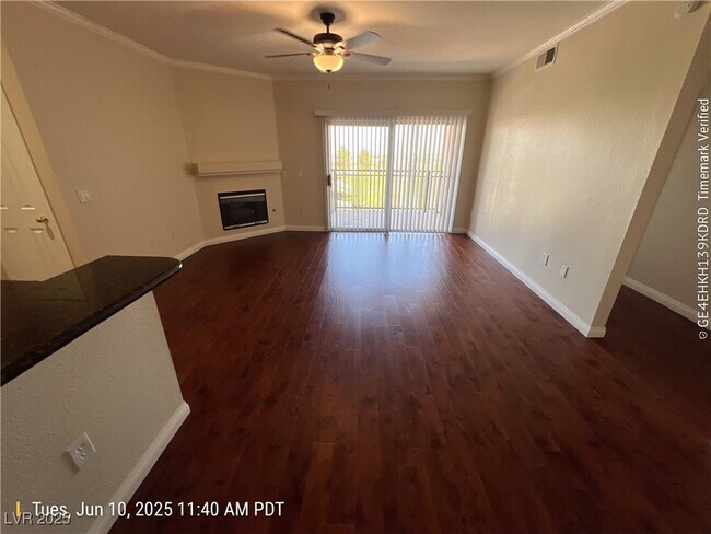 Foto del edificio - 2900 Sunridge Heights Pkwy