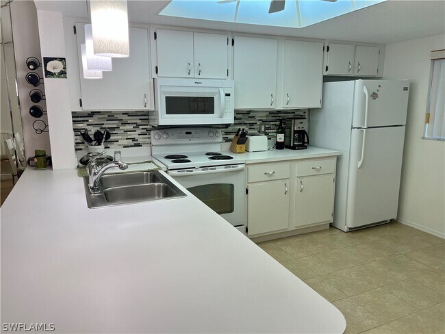 Building Photo - 2375 Naples Trace Cir