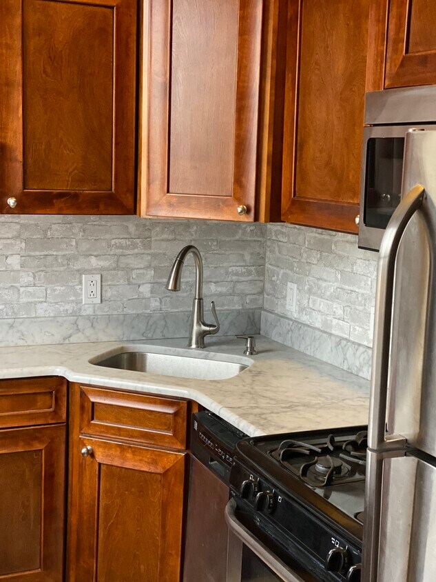 Foto principal - 4243 Ridge Ave