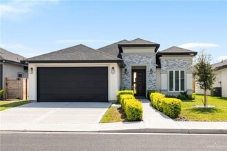 Building Photo - 16 Magnolia Dr