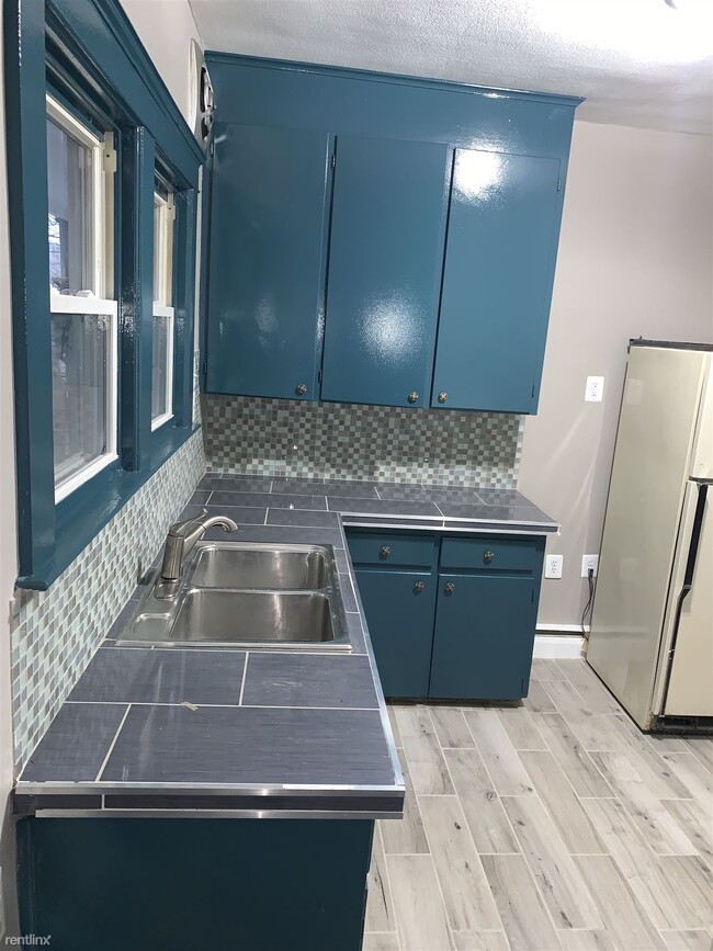Building Photo - 3 br, 2.5 bath House - 22232 Tenny St