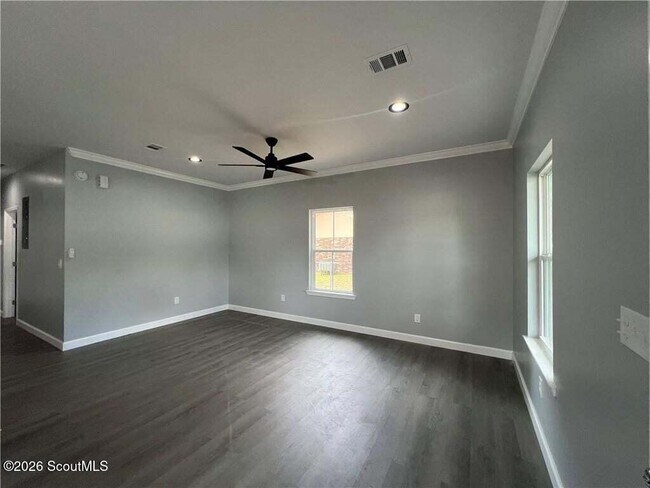 Foto del edificio - 909 E 3rd St