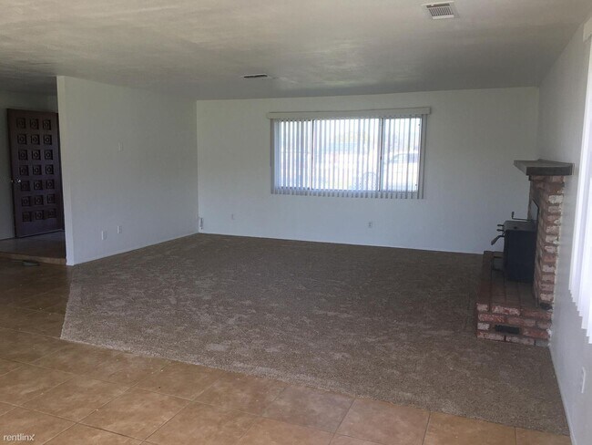 Foto del edificio - 4 br, 2 bath House - 2250 Serena Hills Dr