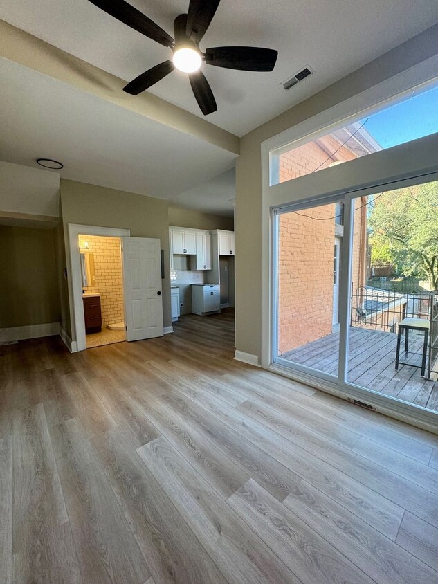 Foto principal - All new, Contemporary OTR Condo!