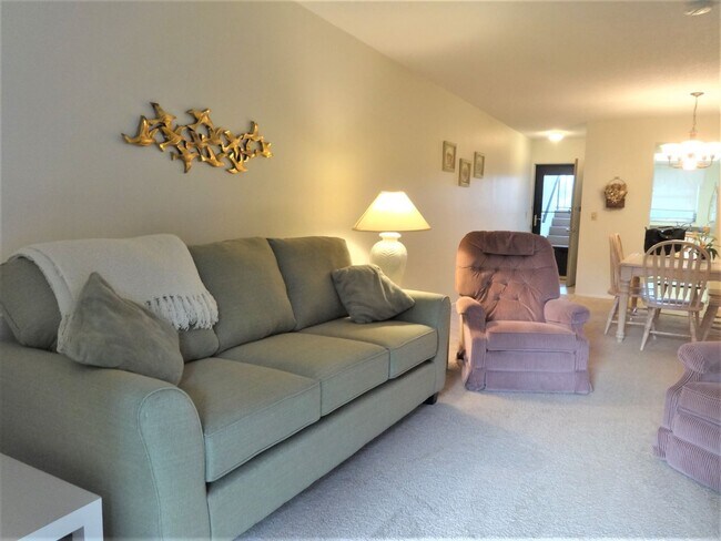 Foto del edificio - SPECIAL PRICE! 2BR/2BA 2nd Floor Condo in Capri Isles